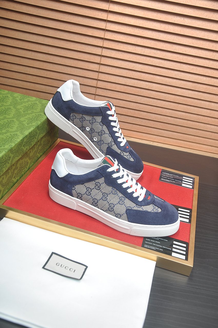 Gucci Black Patterned Low-Top Sneakers — front